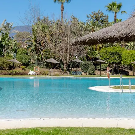 2 Bedrooms Terrace - Pool & Parking * Marbella