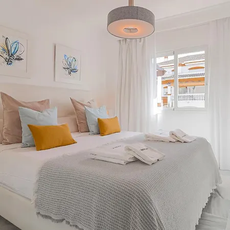2 Bedrooms Terrace - Pool & Parking *