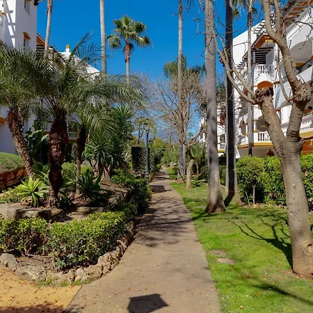 2 Bedrooms Terrace - Pool & Parking Apartment Marbella