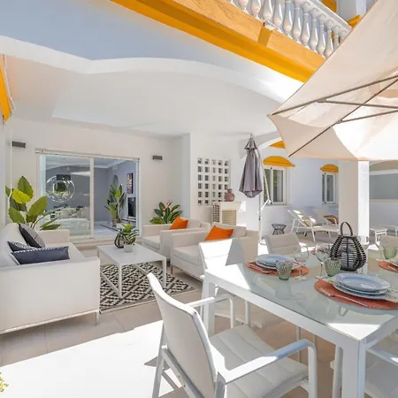 2 Bedrooms Terrace - Pool & Parking Apartment