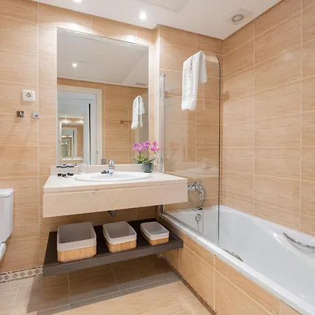 2 Bedrooms Terrace - Pool & Parking *