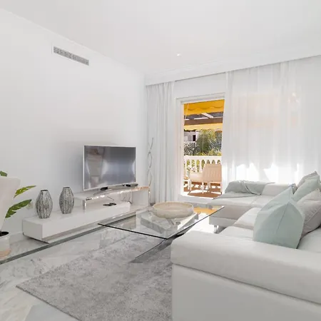 Apartment 2 Bedrooms Terrace - Pool & Parking *