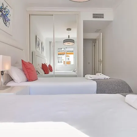 Apartment 2 Bedrooms Terrace - Pool & Parking *