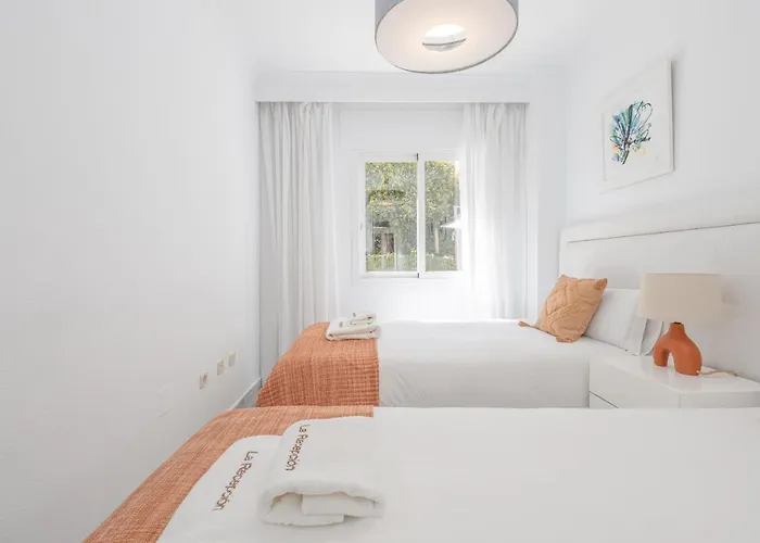 2 Bedrooms Terrace - Pool & Parking Марбелья